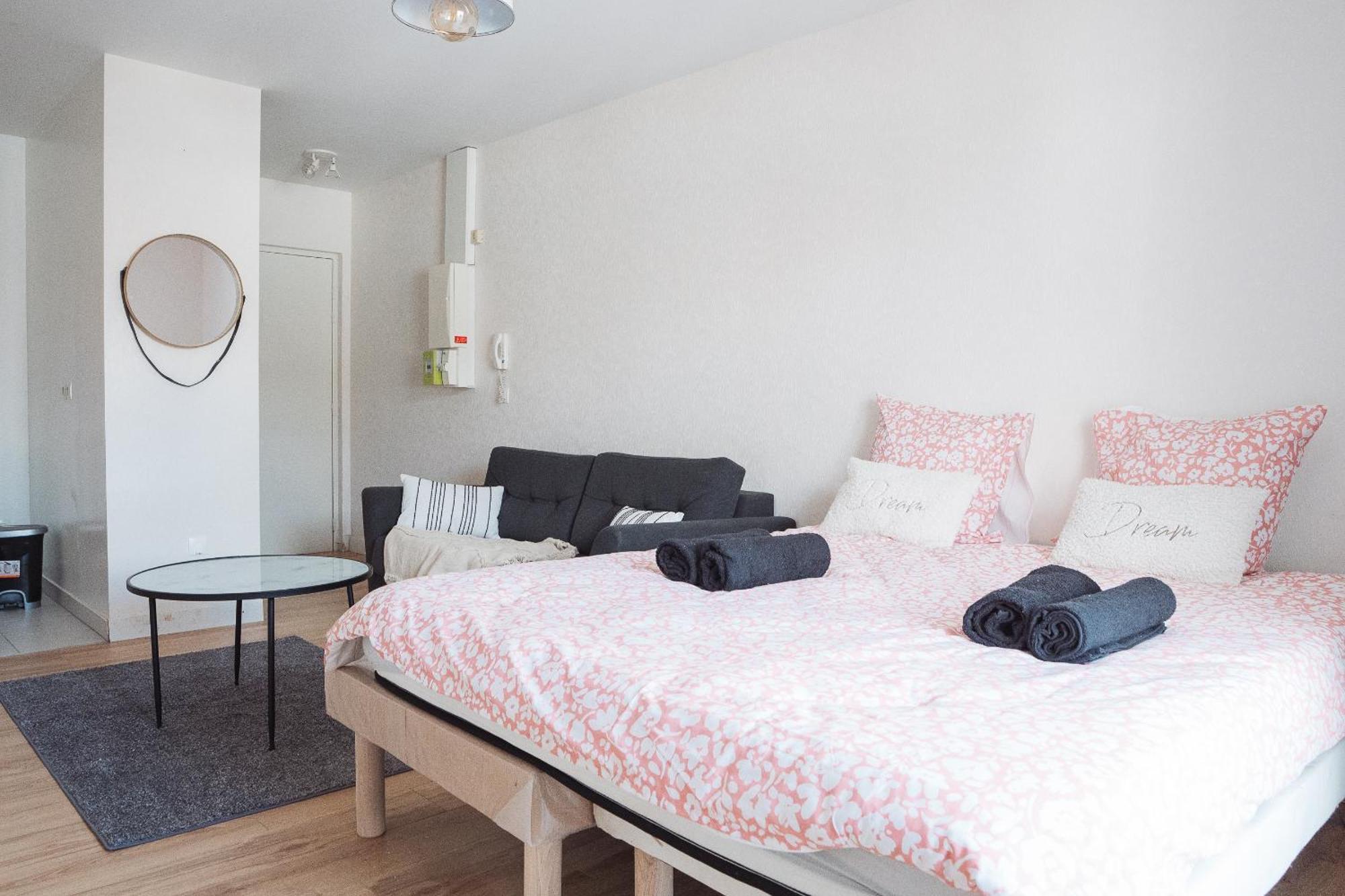 Cosy Studio Entre Paris Et Disneyland Paris Apartment Esbly Exterior photo